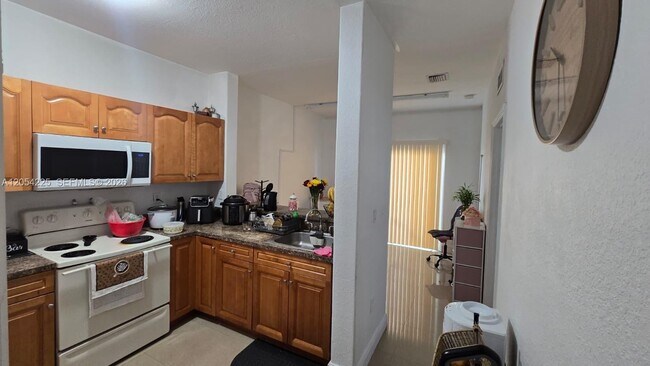 Photo - 2900 SE 17th Ave Unit 100