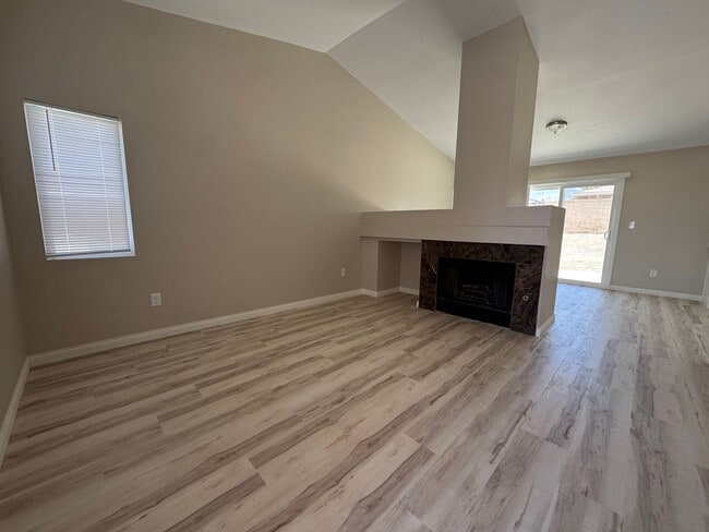 Photo - 25060 Steiner Dr