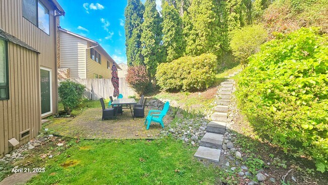 Photo - Beautiful Remodeled 4 Bedroom and 2.5 Bathroom Single Family House - Bellevue