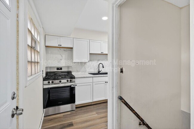 Photo - 437 Lanark Rd