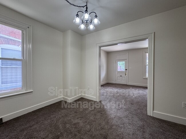 Photo - 627 N Mulberry St