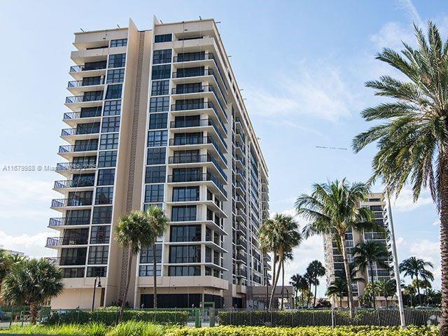 Building Photo - 2049 S Ocean Dr Unit PH1 Rental