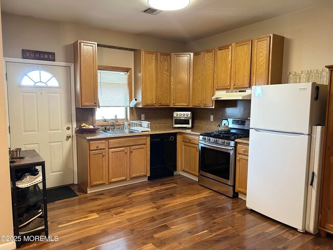 Photo - 1600 NJ-71 Unit 1