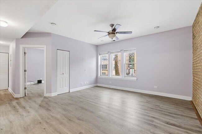 Photo - 2452 W Ardmore Ave Unit 1