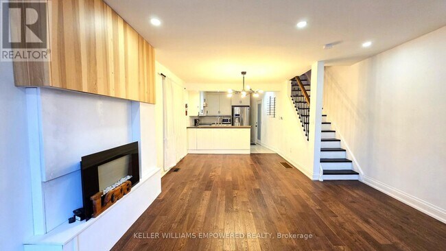 Photo - 583 Old Weston Rd