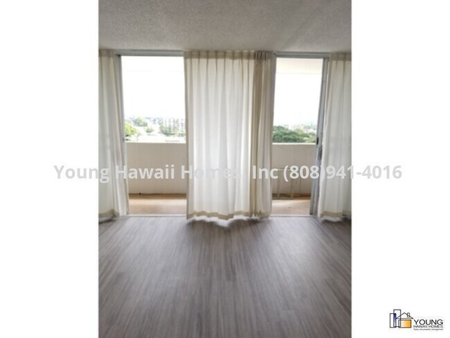 Photo - Nice Studio unit located behind Puck's Alley and close to UH.  Water &amp; Sewer included.