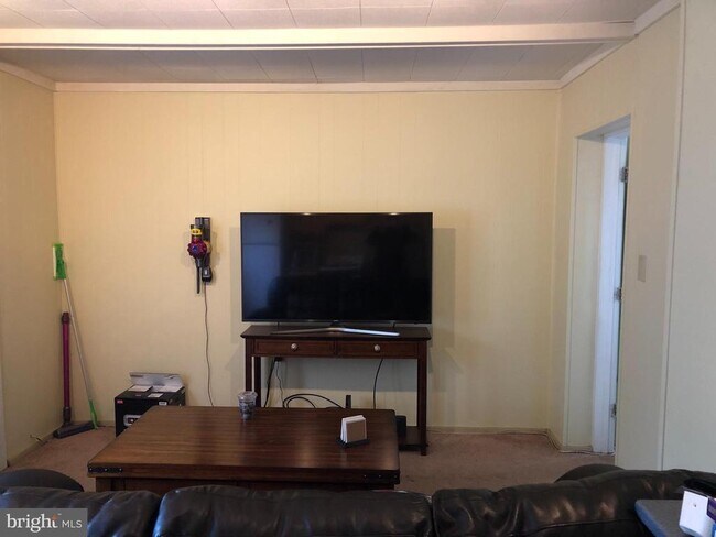 Photo - 214 W 3rd Ave Unit FIRST FLOOR, REAR