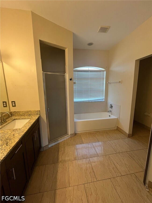 Photo - 17 NE 11th Ln