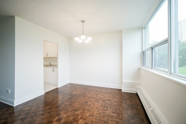 Photo - 185 Shaughnessy Blvd Unité 1002