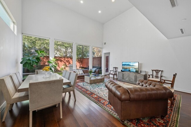 Photo - 3302 Lake St Unit 3