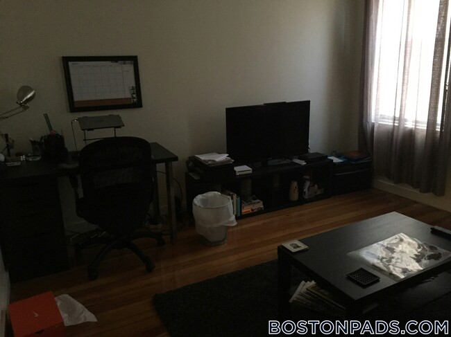 Building Photo - 171 Hemenway St Rental