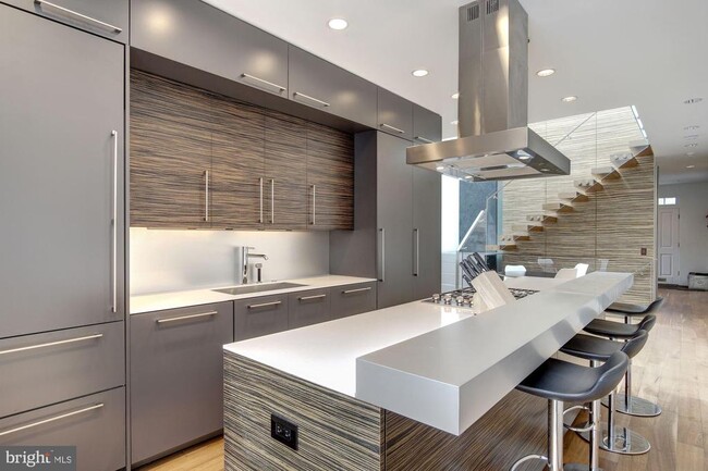 Building Photo - 3329 Q St NW Rental