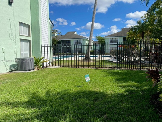 Photo - 4090 N Pine Island Rd Unit 313