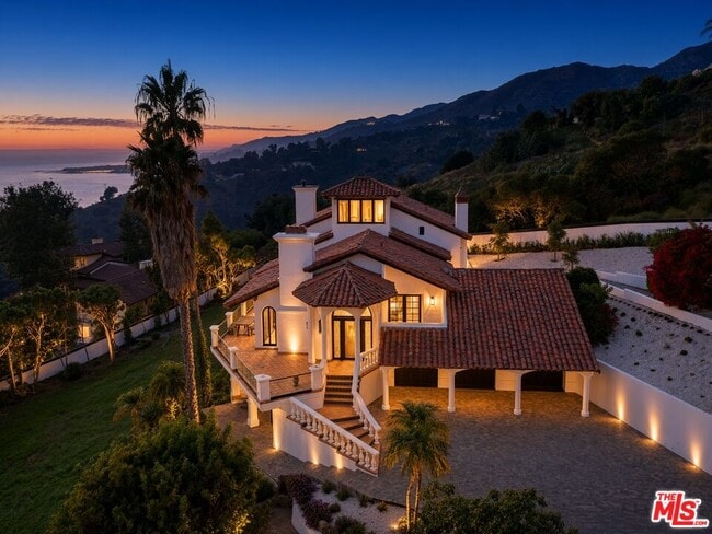 3909 Villa Costera