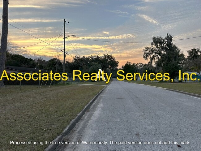 Photo - 3 bed 1 bath in the SE,