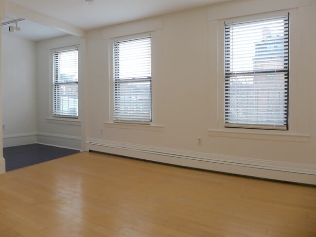 Photo - 16 Milford St Unit 1