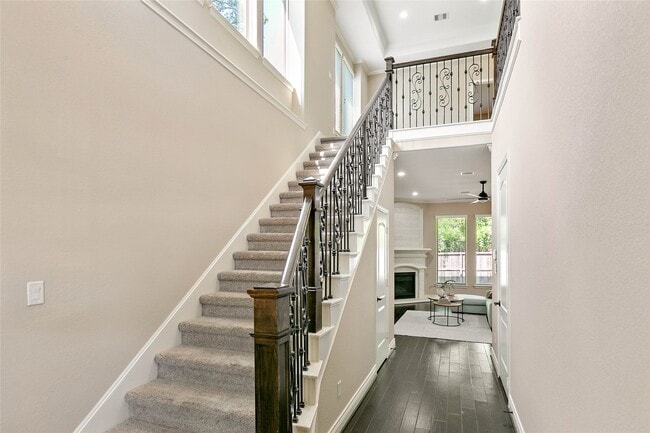 Photo - 68 Daffodil Meadow Pl