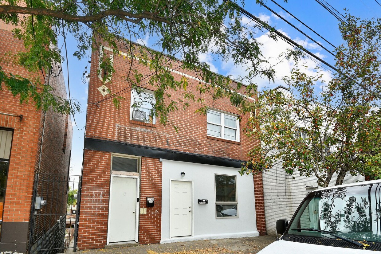 Photo - 2012 Brownsville Road