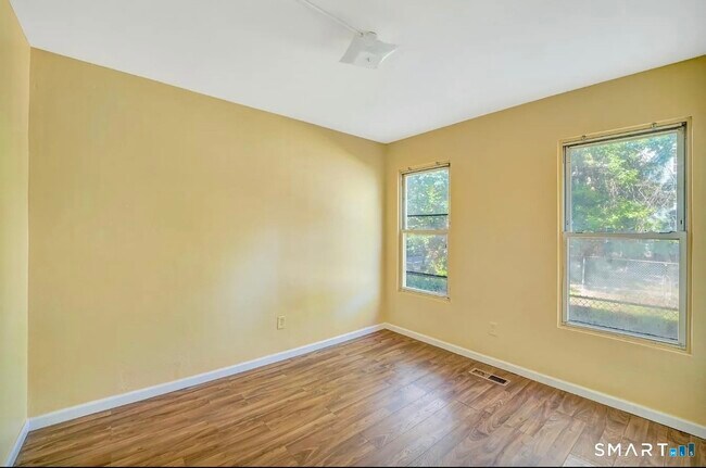 Photo - 45 Bassett St