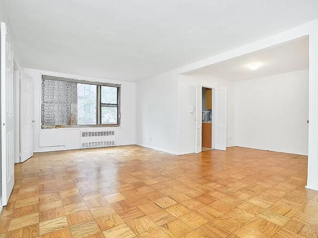 Building Photo - 310 Lenox Rd Unit 4M