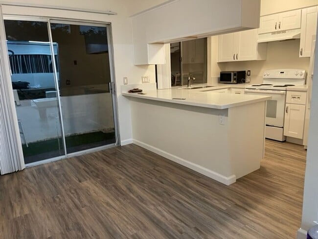 Photo - 2 Bedroom 2 Bath Single Story Condo in Mission Valley- Park Villas North Unidad A