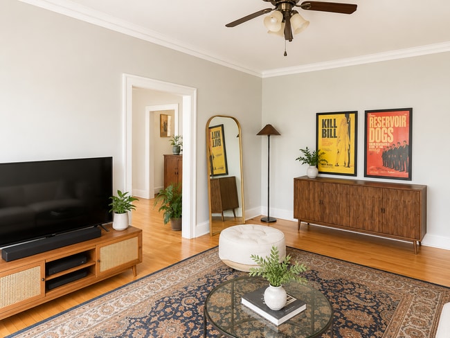 Photo - 2348 W Addison St Unidad C2