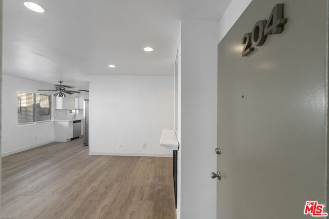 Photo - 13046 Moorpark St Unidad 204
