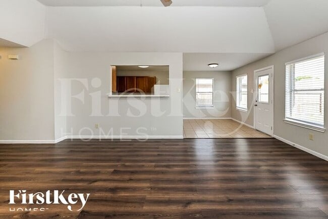 Photo - 8222 Sanford St