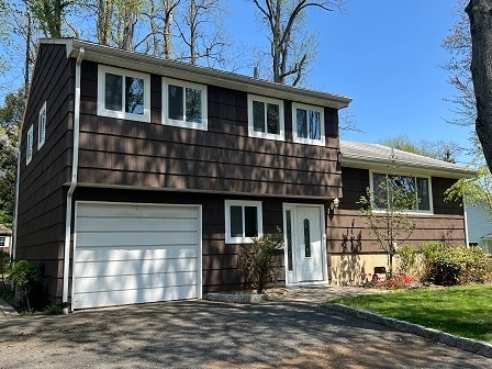 Sunny Front Split Level - 56 Fairway Dr