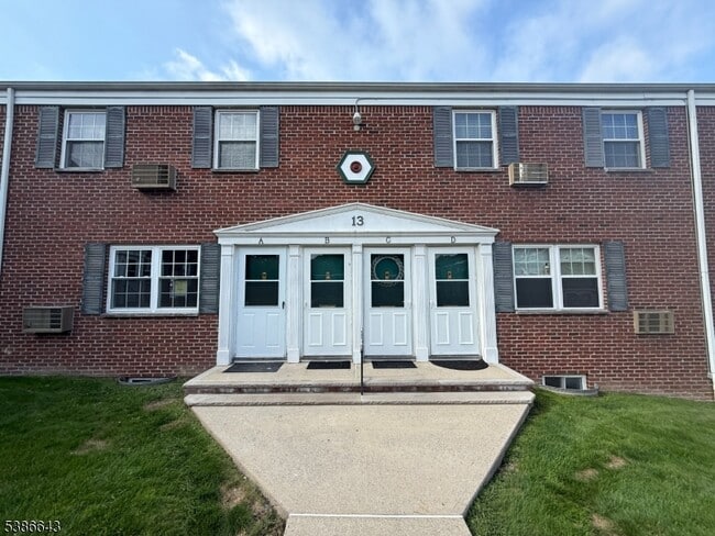 Building Photo - 13 W Roselle Ave Unit A Rental