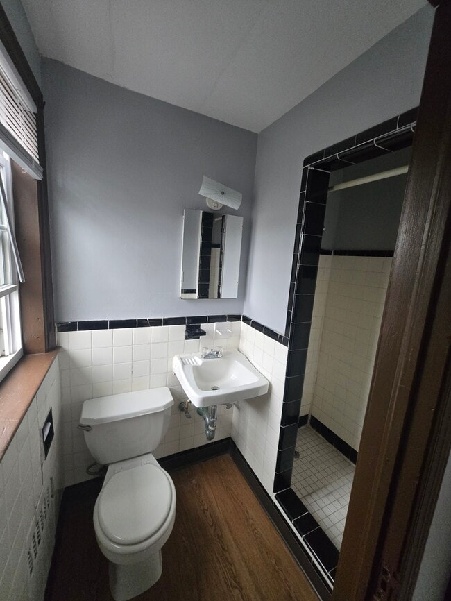 Photo - 29 Chapman St Unit 3-5