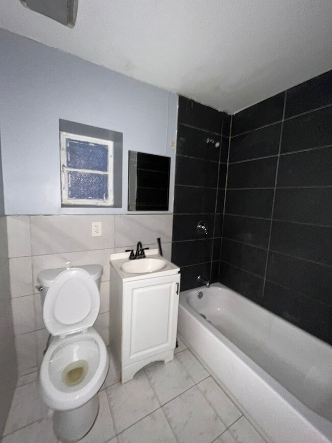 Photo - 62 Van Reypen St