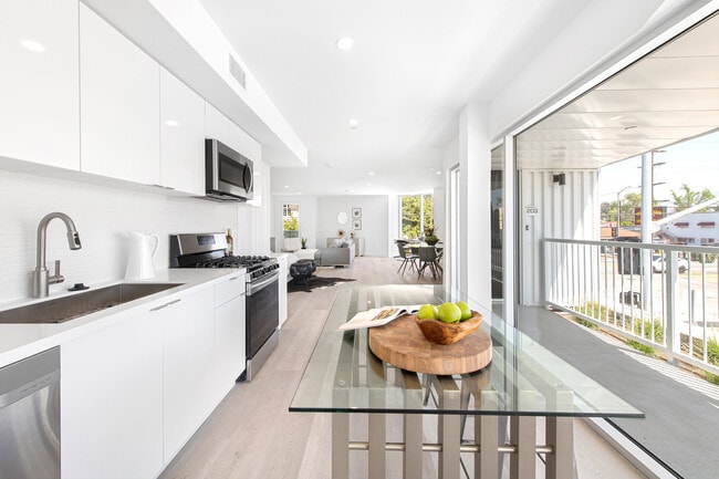 Photo - MAGNOLIA NINETEEN