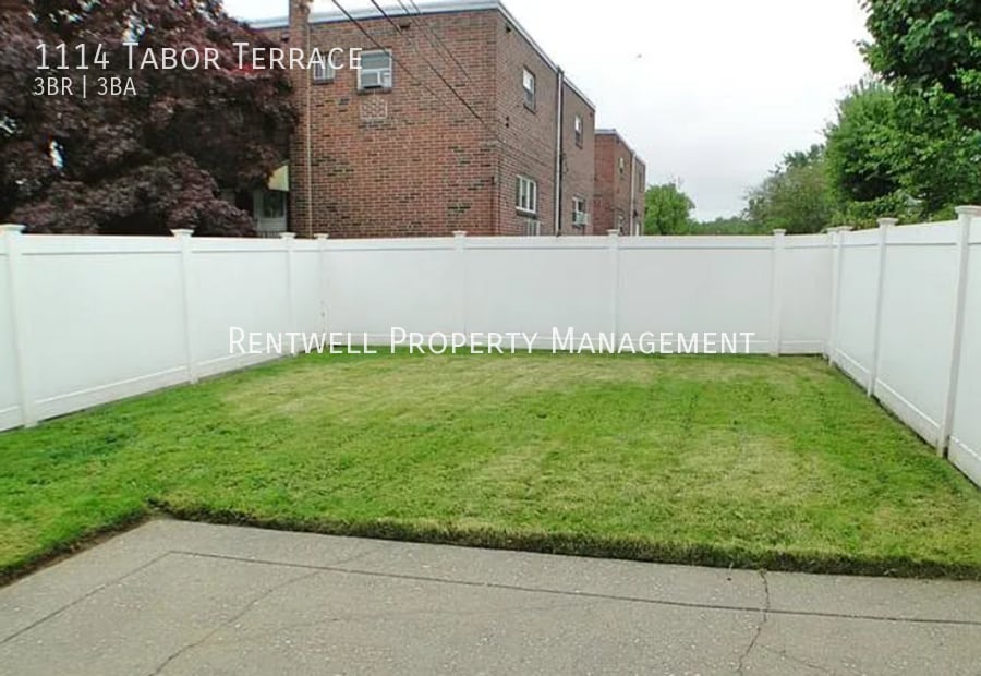 Photo - 1114 Tabor Terrace