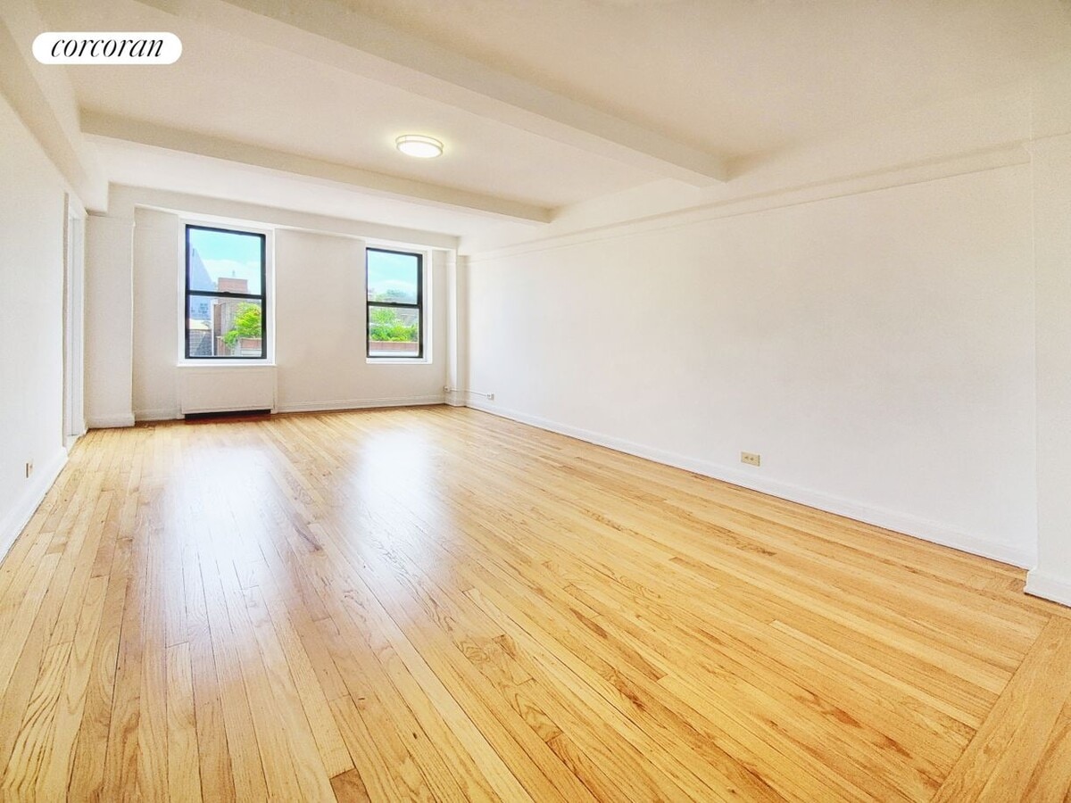 Photo - 200 W 16th St Apartment