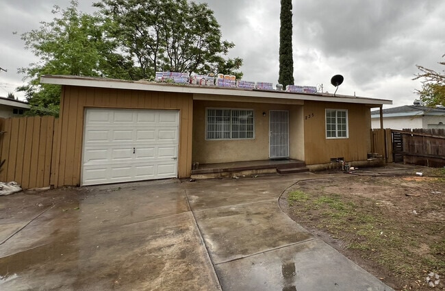Building Photo - 235 E 47th St Rental