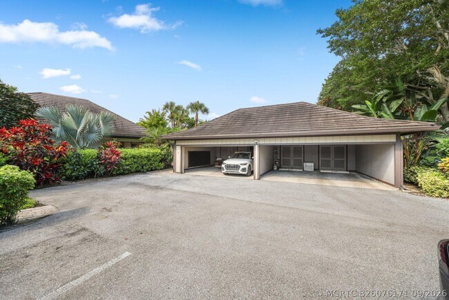 2835 Polo Island Dr