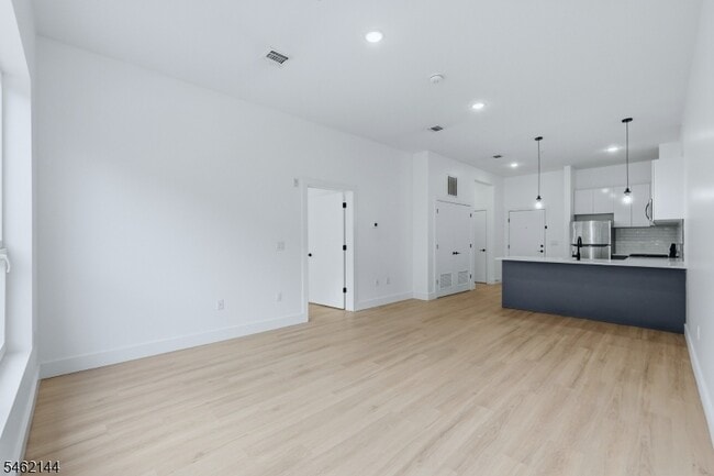 420 River Dr Unit 212