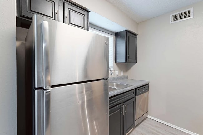 Photo - 531 Bedford Rd Unidad 139