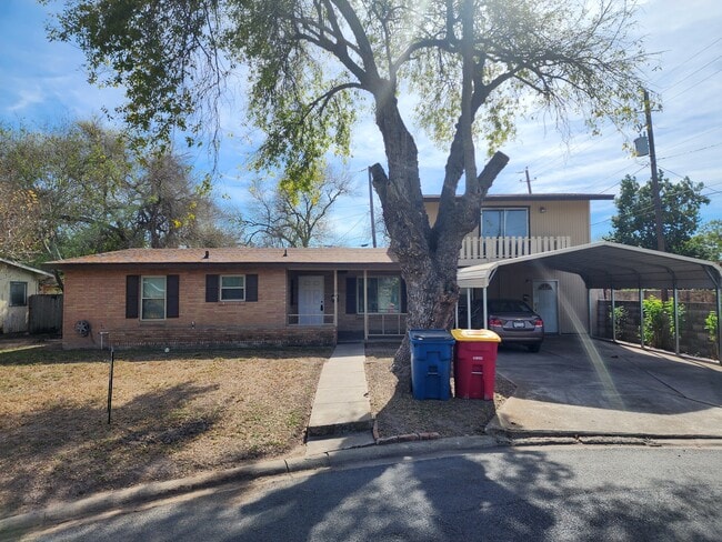 Building Photo - 304 Staunton St Unit A