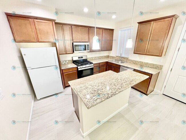 Photo - Half Month Free Look and Lease Special!!! ...