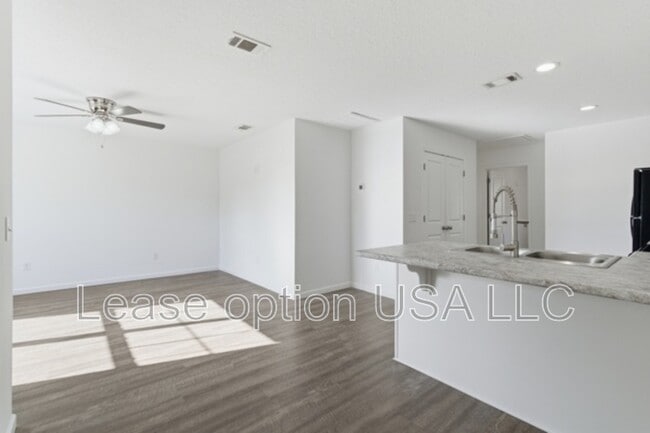 Photo - 34 Pine St