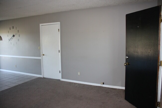 Photo - 1806 W 40th St