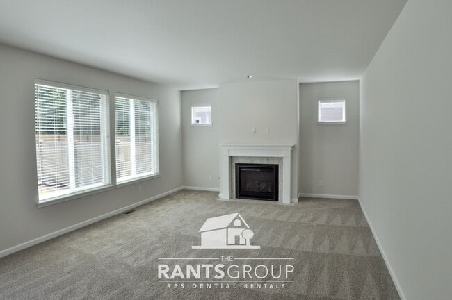Photo - Beautiful  3 bedroom, 2.5 bath, 2-story home in Steilacoom Ridge