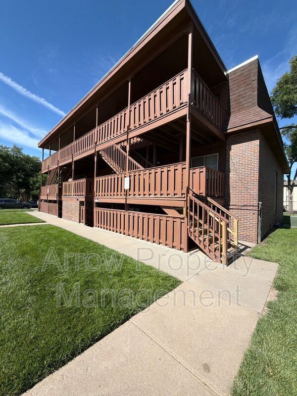 Building Photo - 2338 Lynn St