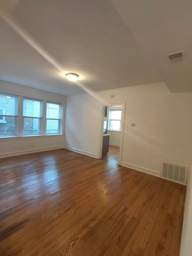 Photo - 1107 N Avers Ave Unidad 1