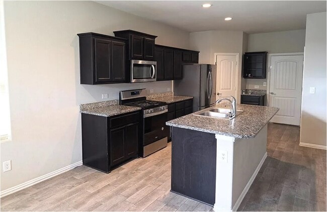 Photo - 6911 Brisco Rd