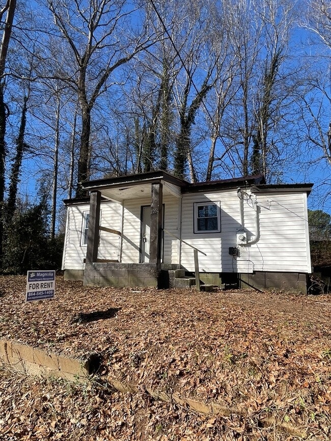 Photo - 220 Baker Cir