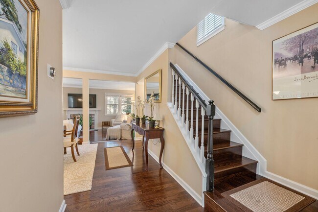 Photo - 4 Bedroom, 3.5 Bath Furnished Townhouse Available