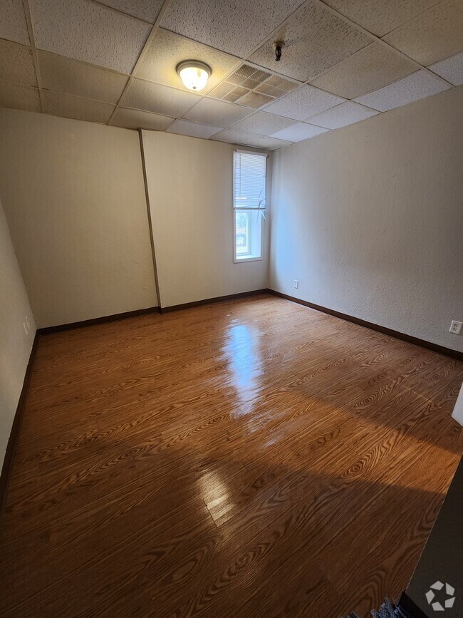 Building Photo - 225 S 13th St Unit 0 Rental